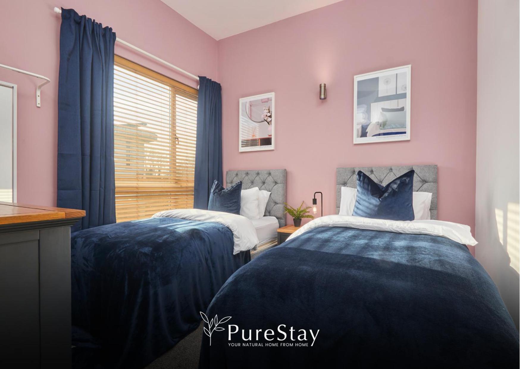 Superb House Near Etihad With Free Parking Sleeps 8 Casa de férias Manchester
